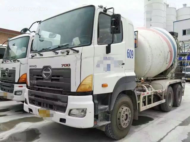 camion malaxeur Hino 2012