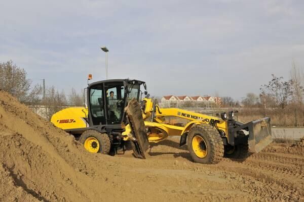 niveleuse New Holland F 156.7