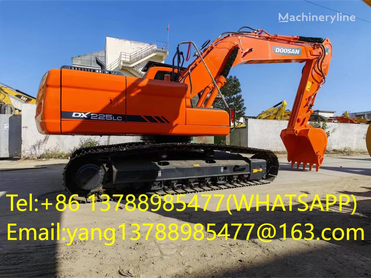 pelle sur chenilles Doosan DX225LC