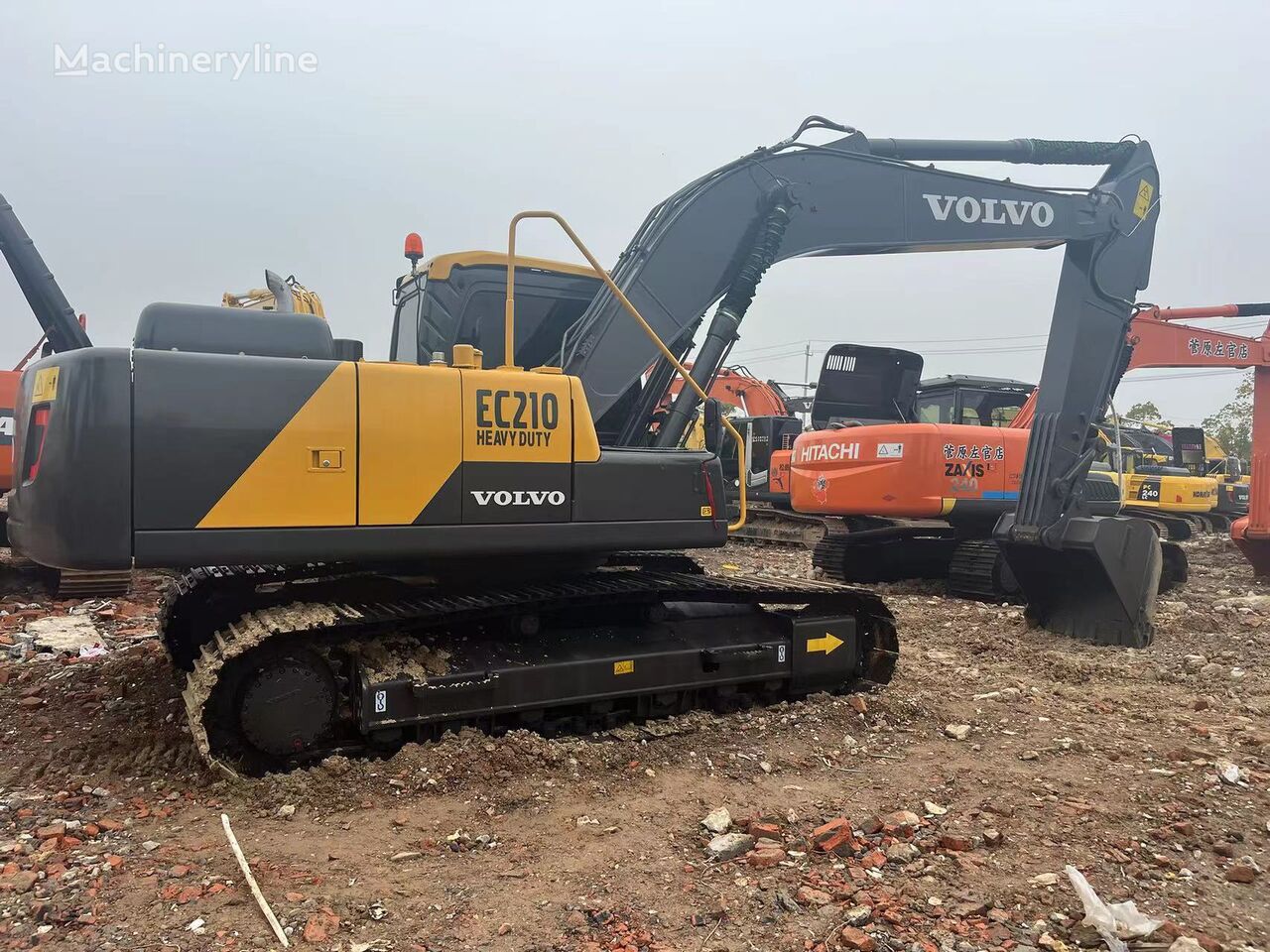 pelle sur chenilles Volvo EC210